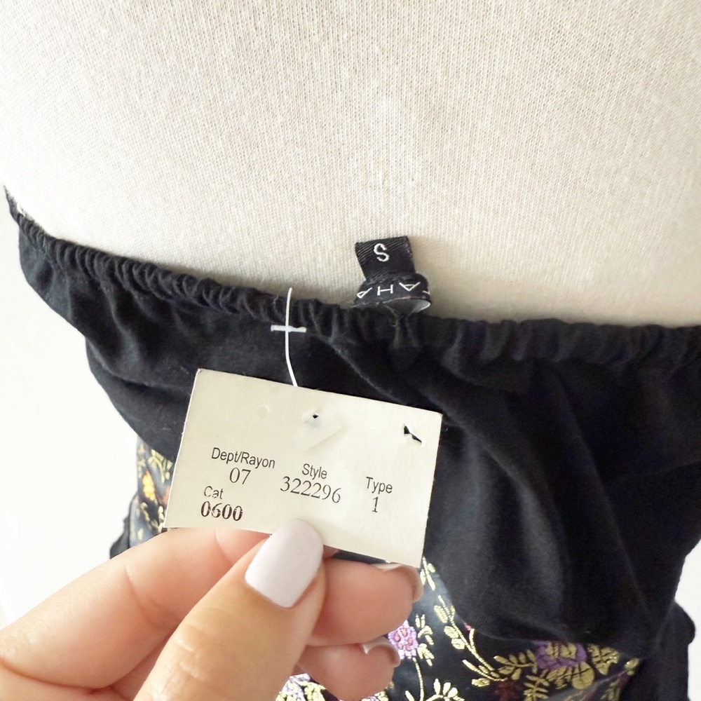 NEW Vintage Y2K T Tahari Black Halter Top with Floral Jacquard Size Small (S) - Picture 6 of 6
